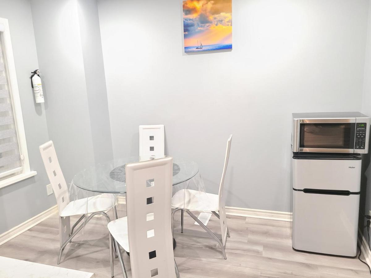 Downtown Ottawa Spacious Room Accommodation ภายนอก รูปภาพ