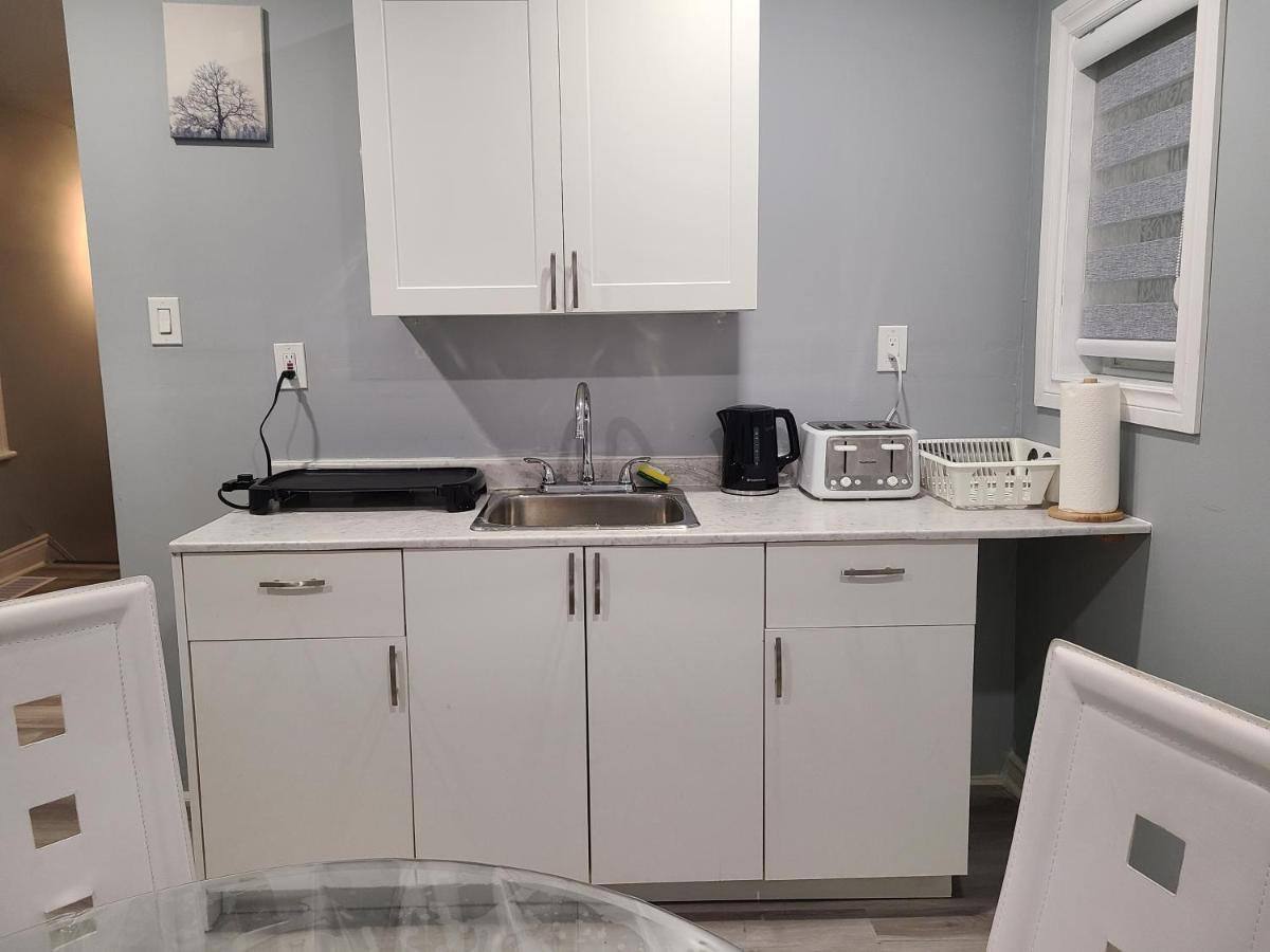 Downtown Ottawa Spacious Room Accommodation ภายนอก รูปภาพ