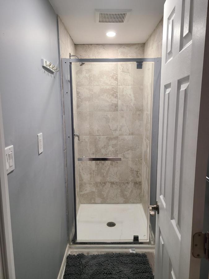 Downtown Ottawa Spacious Room Accommodation ภายนอก รูปภาพ