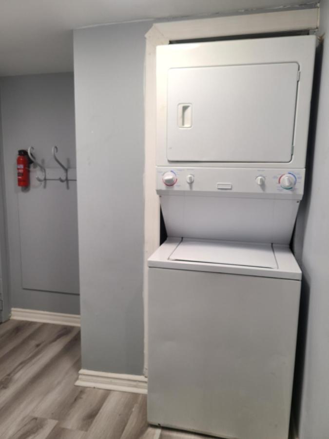Downtown Ottawa Spacious Room Accommodation ภายนอก รูปภาพ