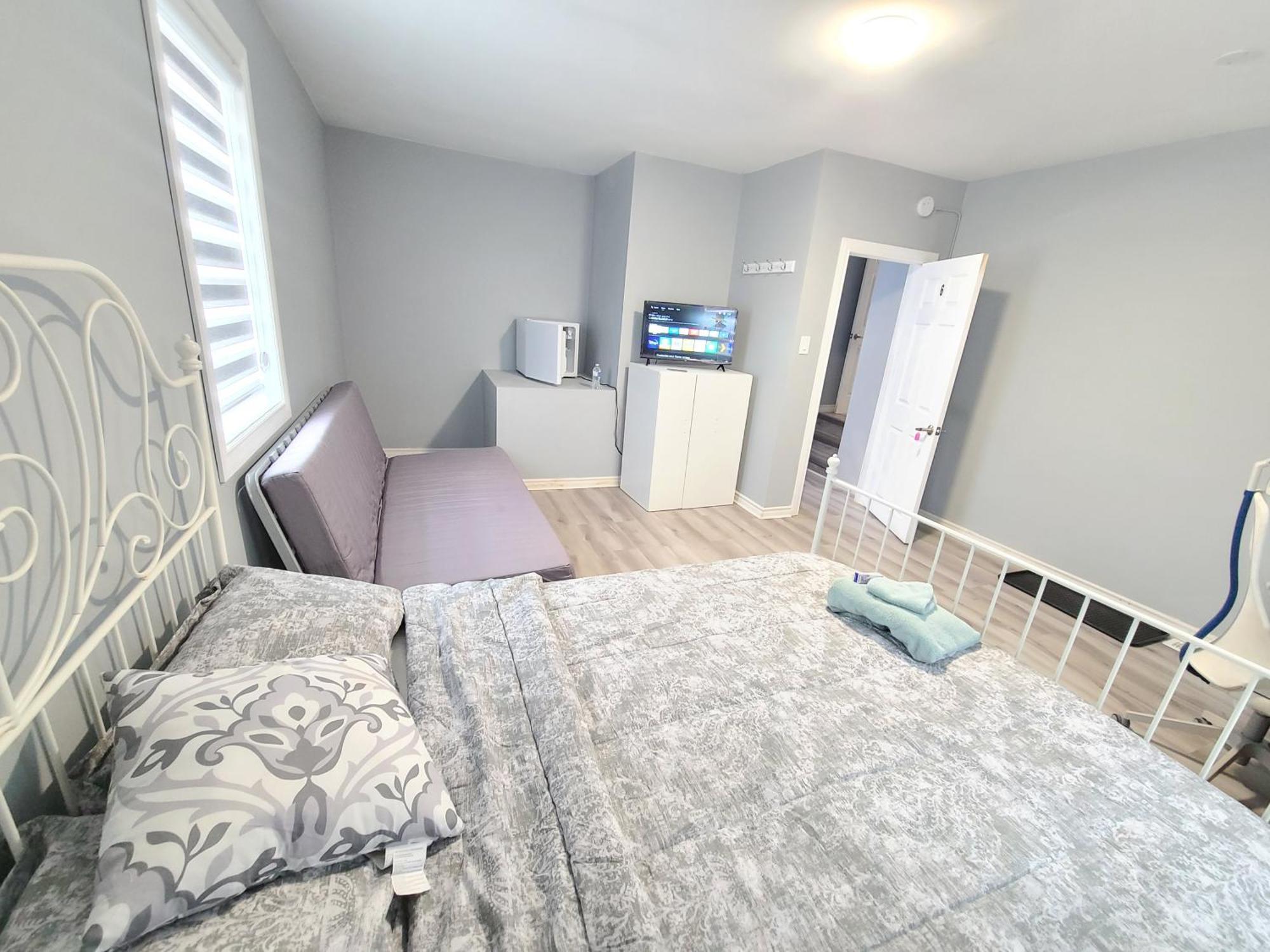 Downtown Ottawa Spacious Room Accommodation ภายนอก รูปภาพ